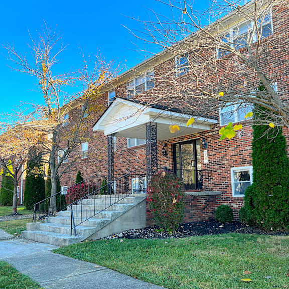 entry of the apartment at park place, kentucky, 40475