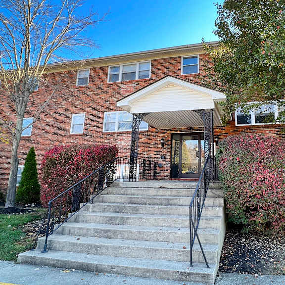 entry at park place, kentucky