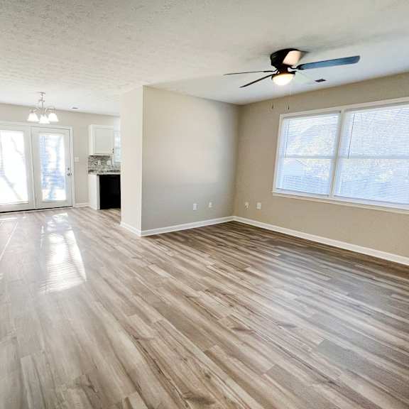 hardwood flooring at hartland place, lexington, 40517