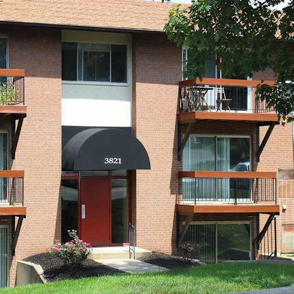 exterior at fox run apartments, cincinnati