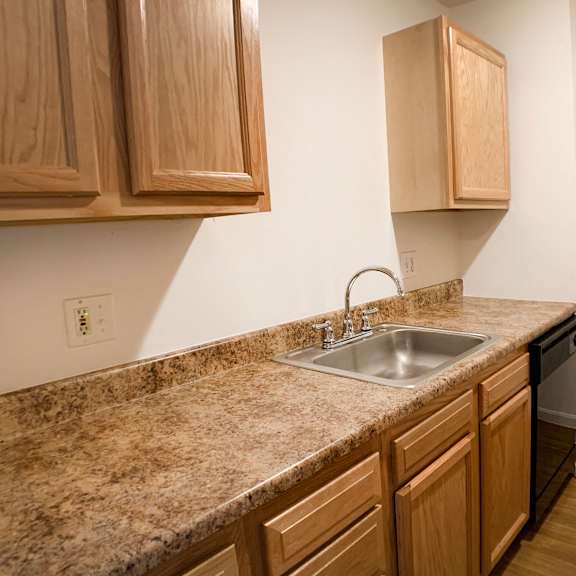 granite counter tops at crown crossing apartments, amelia