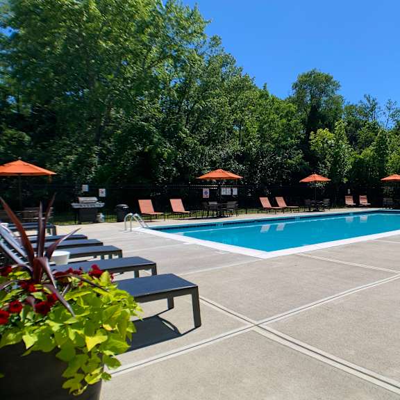 fox run pool at fox run apartments, cincinnati