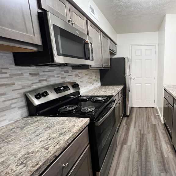 kitchen gallery1 at deercross apartments, ohio, 45236