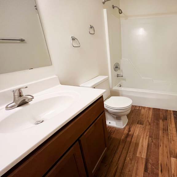 bathtub at the villas at kingswood, ohio, 45069