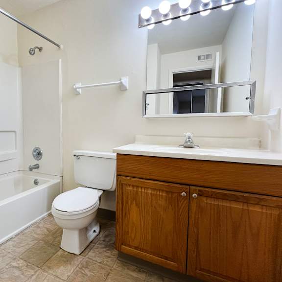 2 bedroom bathroom at crown ridge apartments, franklin, oh