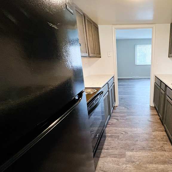 a kitchen at the acadia park apartments in houma, la at wentworth estates apartments, florence, ky