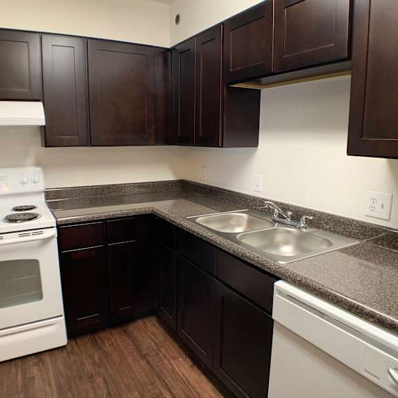 kitchen at indian lookout apartments, cincinnati