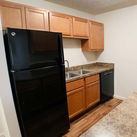 kitchen  at wyndemere apartments, franklin, 45005