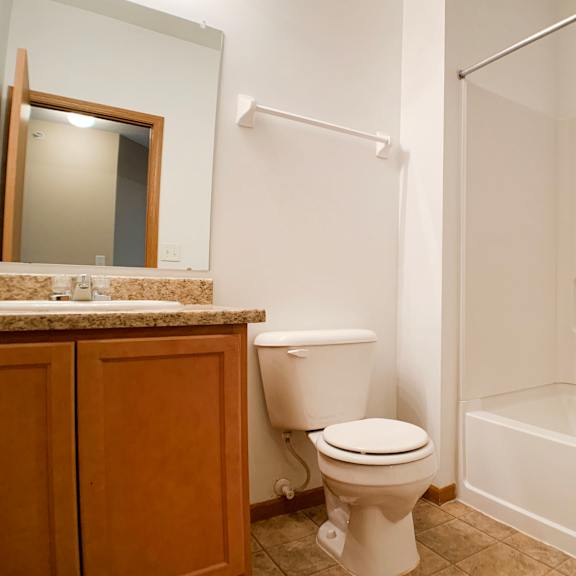 bathroom area at brookfield village in grove city 43123