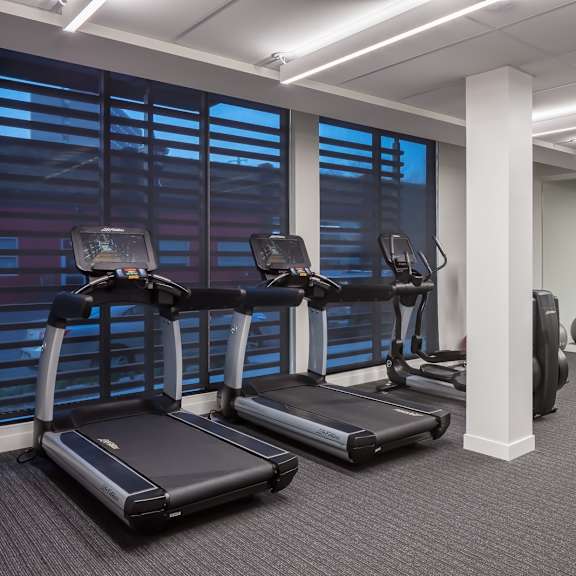 24/7 fitness room