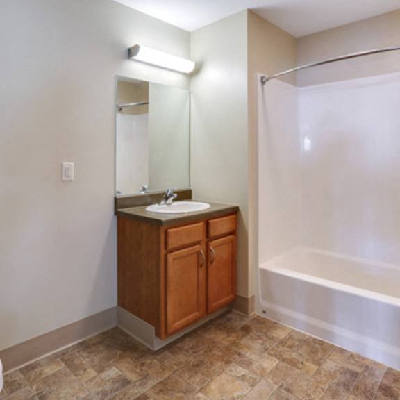 deer lakes apartments – amherst new york - full bathroom 