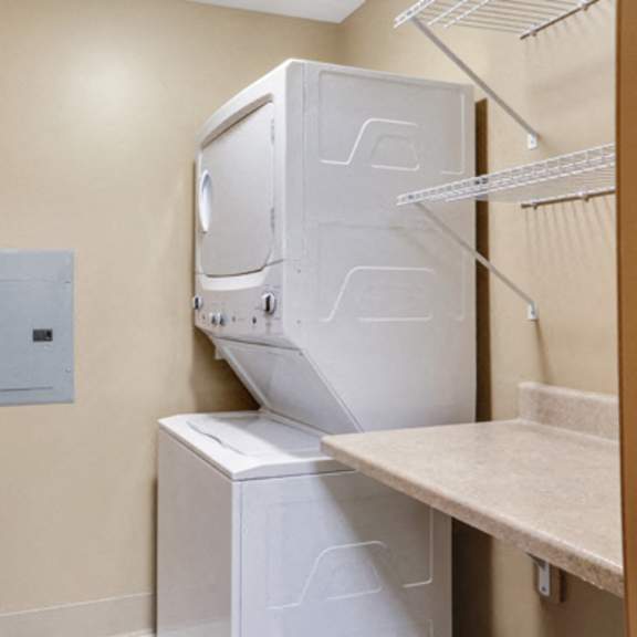 deer lakes apartments – two-bedroom, two-full bath units - one-bedroom, one-full bath units – patio – in-unit washer and dryer - near ub north – lake views – sweet home schools – pet friendly 