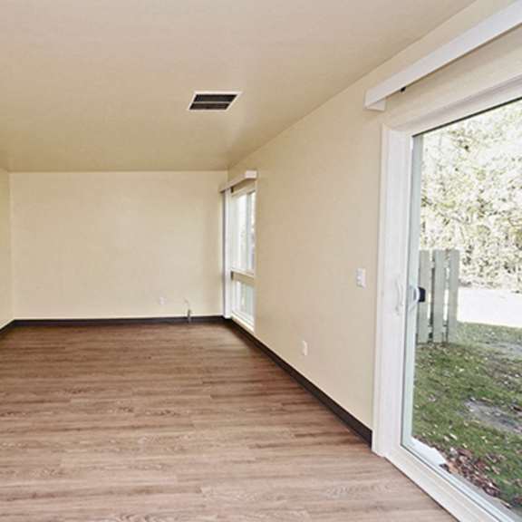 parkside houses – living room – amherst area – appliances included - 24 hour emergency maintenance – carpeting and vinyl plank flooring – storage – ask for a tour -- internet and cable ready - afforda