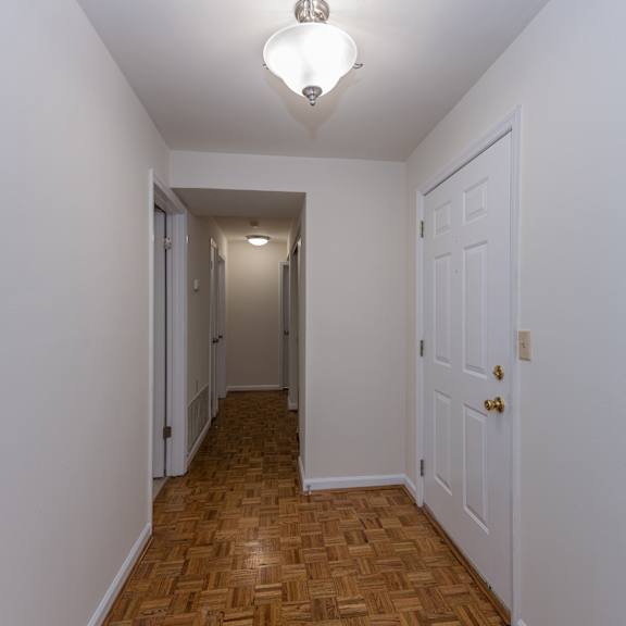 Thumbnail 12 of 22 Hallway at Indian Creek Apartments, Ohio, 45236