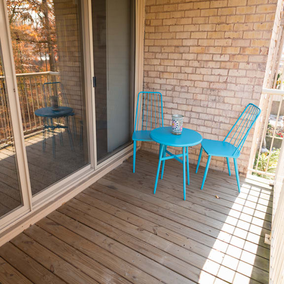 outdoor balcony  at versailles apartments, maryland, 21204