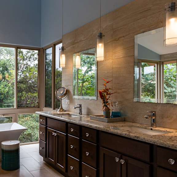 luxury bathroom