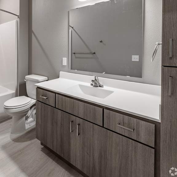 2br, 1ba - 994sf - bathroom