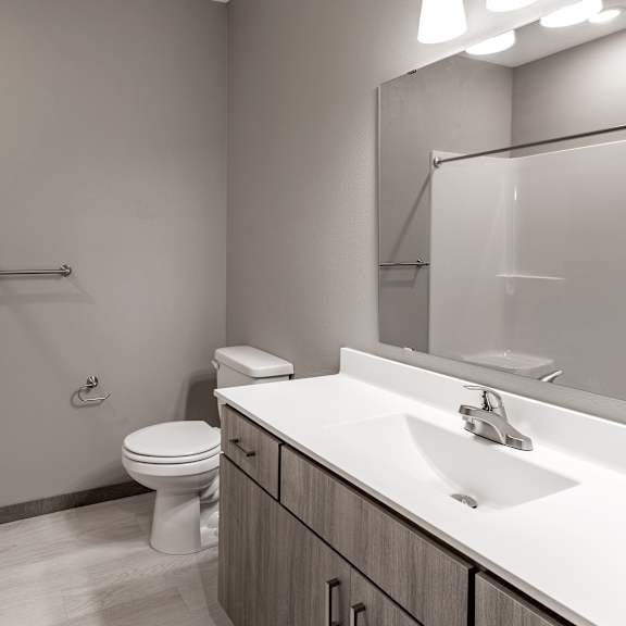 2br, 2ba - 1,357sf - primary bathroom