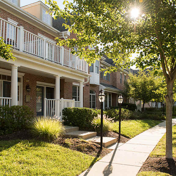 charming neighborhood atmosphere with a welcoming community vibe at claremont apartments in exton, pa
