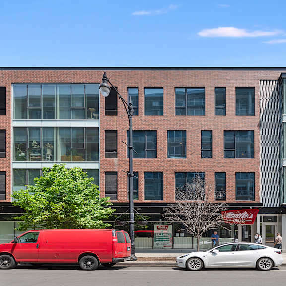 exterior picture of the front of the building 853 n larrabee 