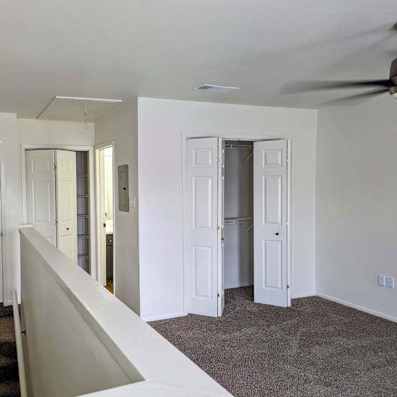 room with white walls at shenandoah bend apartments, baton rouge, la, 70817