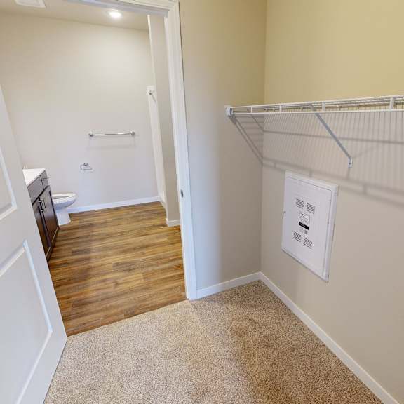 1 bdrm  apartment |  at 5th ward | closet