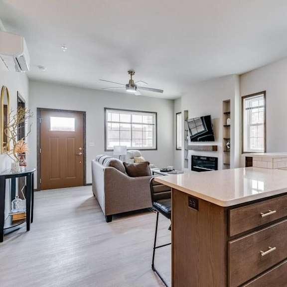 2 bdrm townhome open concept |  at 5th ward | three sixty