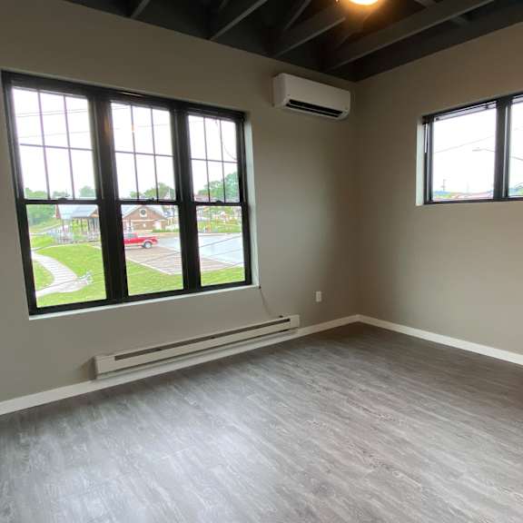 1 br|1b|100 irvin st.|bedroom