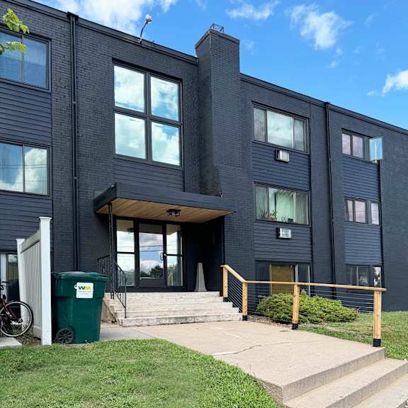 river falls apartments exterior