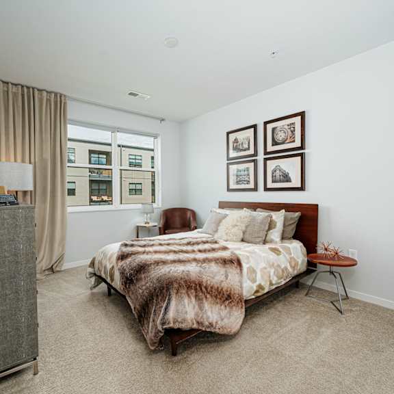 bedroom at the pointe at polaris