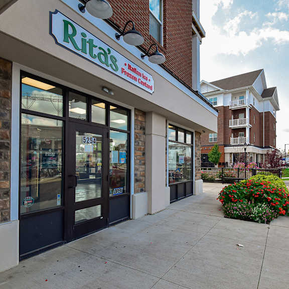onsite retail at landmark lofts apartments in hilliard ohio