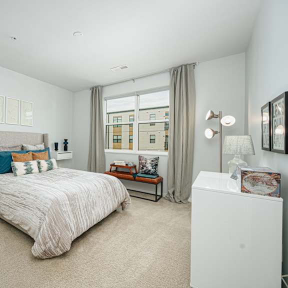 bedroom at the pointe at polaris apartments