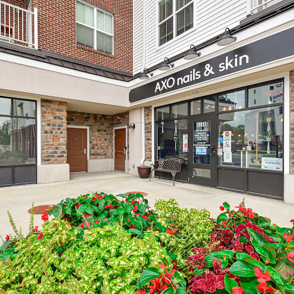 onsite retail at landmark lofts apartments in hilliard ohio