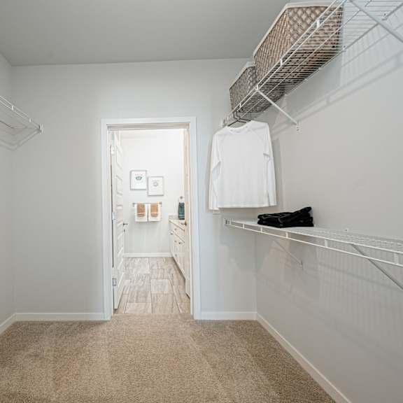 walk-in closet at the pointe at polaris apartments