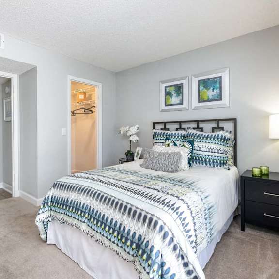 tampa pet friendly apartments at arbour ponds aspen bedroom angle 2x2 950 sq ft