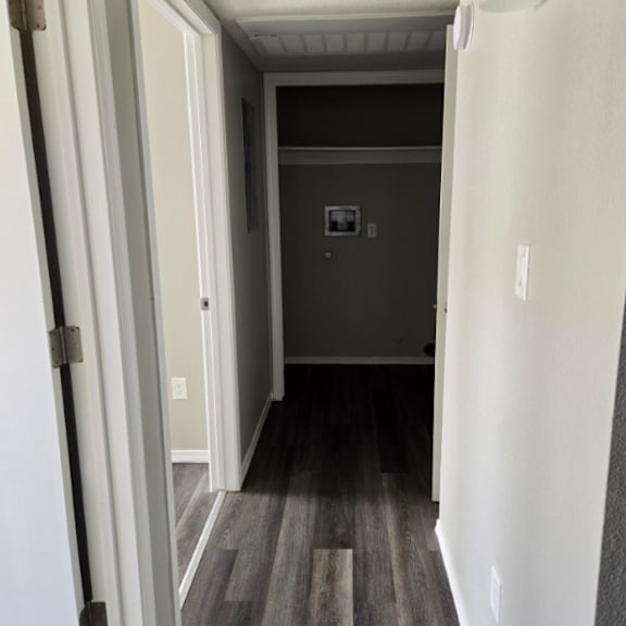 3 bedroom hall way