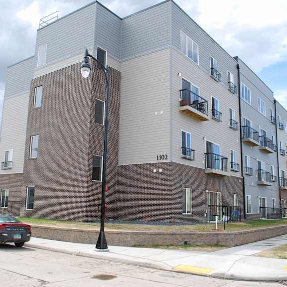 property exterior at urban crossing apartments, fargo
