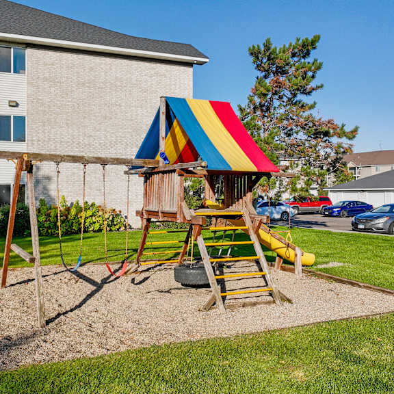 playground at hillcrest apartments, st cloud, 56301