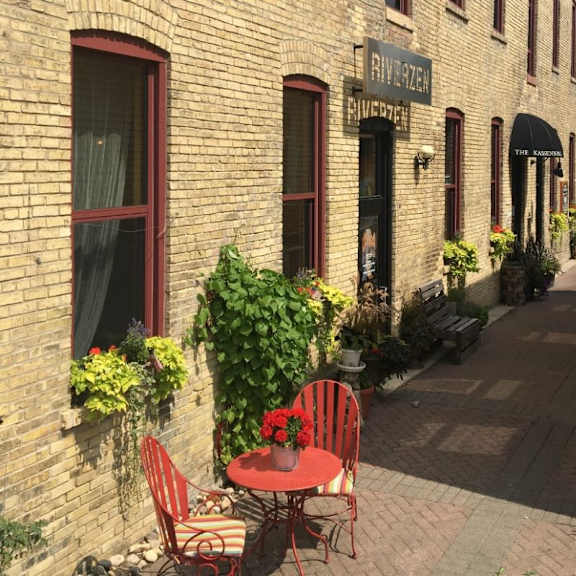 courtyard view at kassenborg, moorhead, minnesota