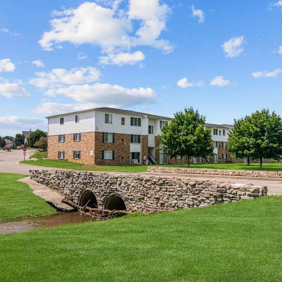 green area at residences at grand blanc apartments - grand blanc, mi, grand blanc twp