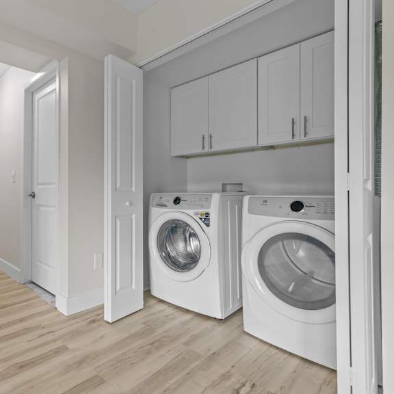 washer dryer in unit at sunnymede apartments - troy, mi, michigan