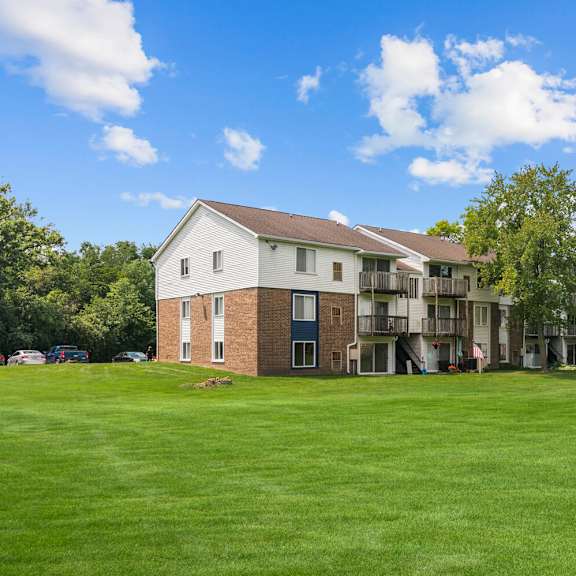 green outdoor spaces at residences at grand blanc apartments - grand blanc, mi, michigan, 48507