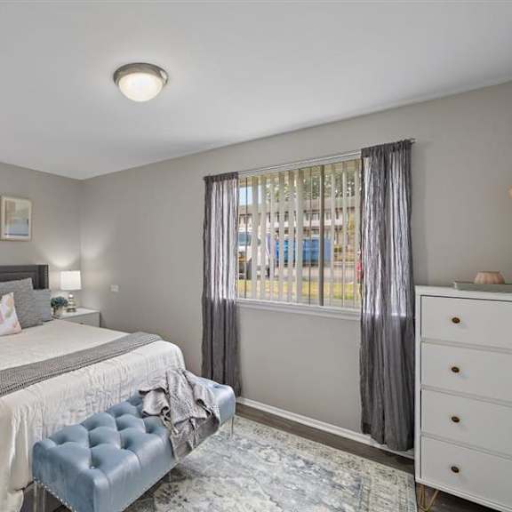 gorgeous bedroom at residences at grand blanc apartments - grand blanc, mi, michigan