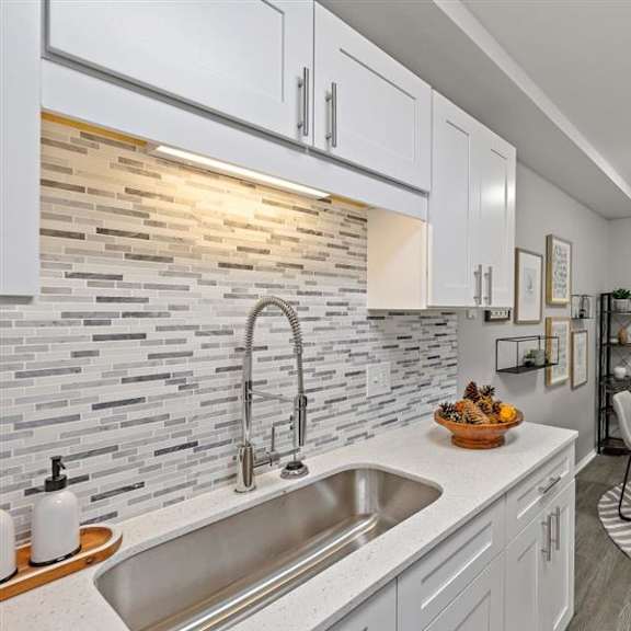 eat in kitchen at residences at grand blanc apartments - grand blanc, mi, michigan