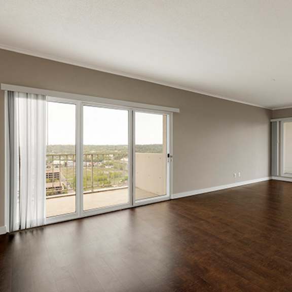 Thumbnail 8 of 17 St. Paul, MN 2 Bedroom plus Den, 2 Bathroom Apartment at Kellogg Square, Minnesota