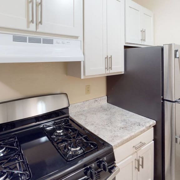 Thumbnail 9 of 12 Kitchen at Glen Oaks Apartments, Michigan, 49442