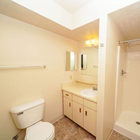 Thumbnail 10 of 10 2B-Bath2plan at Glenn Valley Apartments, Battle Creek, MI