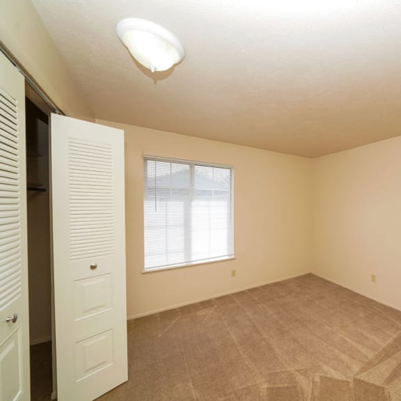 Thumbnail 5 of 6 2B-Walk-Thru-Bed1plan at Irish Hills Apartments, South Bend, Indiana