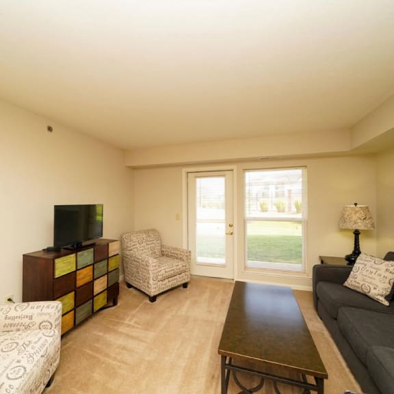 Thumbnail 3 of 10 1B-LR1plan at Limestone Creek Apartment Homes, Alabama, 35756