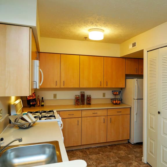 Thumbnail 7 of 10 TALL-1B-Kit1plan at Tall Oaks Apartment Homes, Michigan, 49009